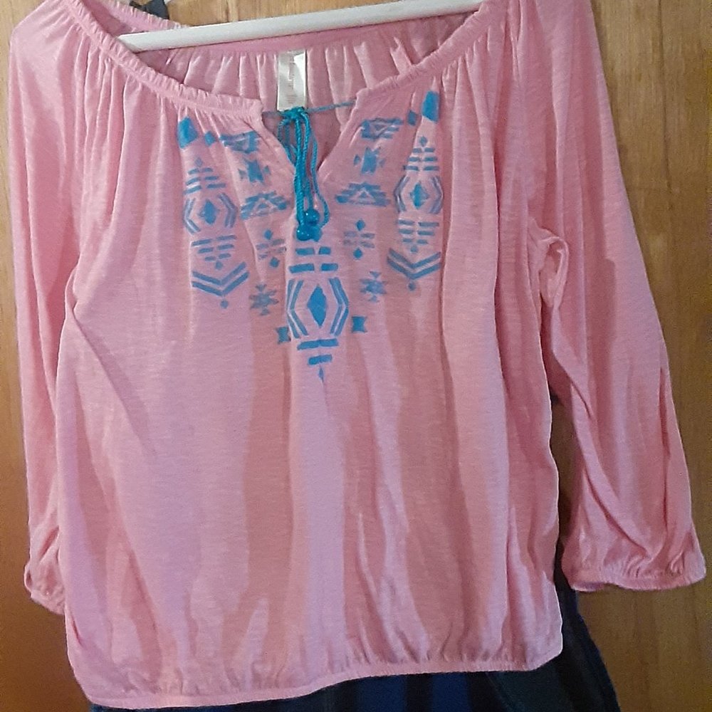 no bounderies ladies top